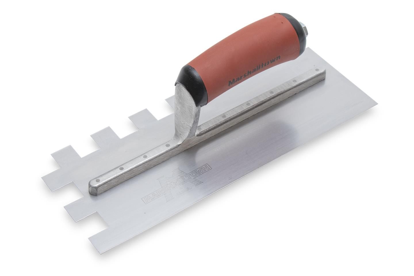 Marshalltown Truelle Ronde Extérieure - Manche Durasoft | Acier Inox 114x152mm - Radius 38mm