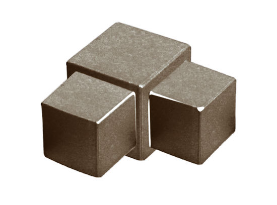 Coin carré d'aluminium à double usage, Titane satiné - 1/2"