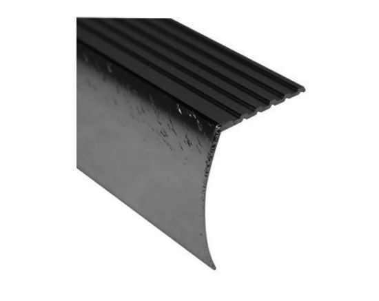 Nez de marche en aluminium avec tombant, Noir martelé - 1 5/8" x 12'