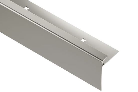 VINPRO-STEP-R Profilé de nez de marche pour revêtement de vinyle avec dévoilement allongé aluminium anodisé nickel brossé 5/32" (4 mm) x 8' 2-1/2"